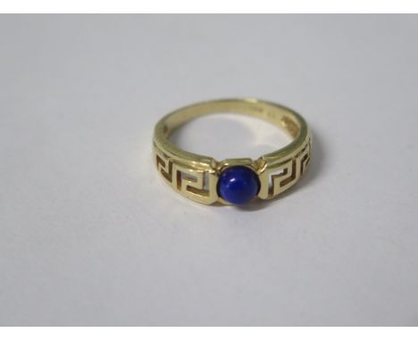 A 14ct lapis lazuli ring, marked 585, size P/Q, approx 3.2 grams, generally good condition 