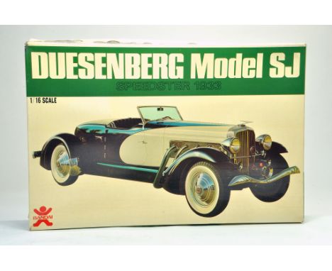 Bandai Plastic Model Kit. 1:16 scale consisting of no.8027 Duesenberg Model SJ Speedster 1933. Appears to be complete. Very g