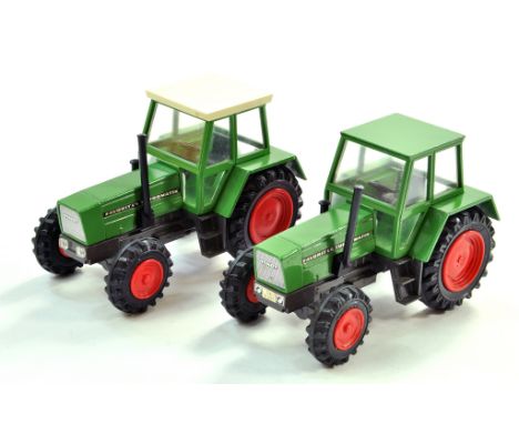 Curso Farm issues comprising duo of Fendt Favourit Tractor Models. Two variations. Very good.  Condition Reports: Please cont