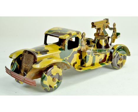 Mettoy pre-war tinplate clockwork Army Lorry with Anti Aircraft Gun. With 4 Gunners and 1 Driver figure. Well preserved and v