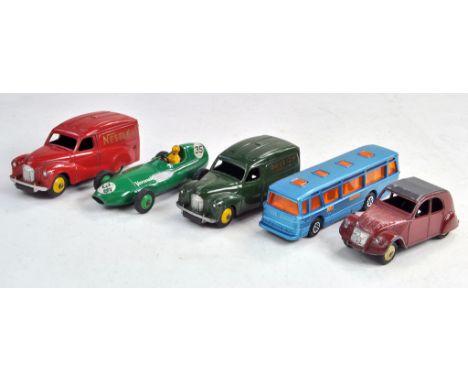 Dinky diecast group comprising various issues. Some nice examples hence very good to excellent.  Condition Reports: Please co