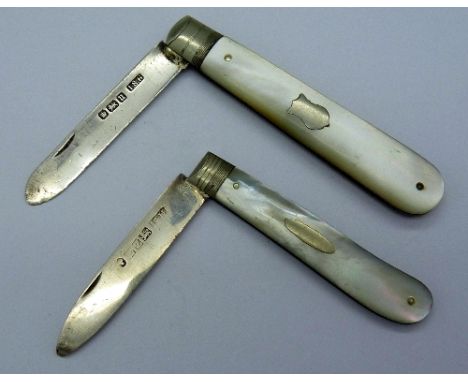 Two silver bladed fruit knives with mother of pearl handles, one blade a/f