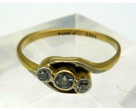 An 18ct gold and diamond ring, weight 1.6g, size K