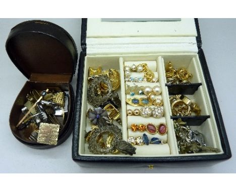 Jewellery including vintage and later earrings, cufflinks, a 9ct gold tie pin, etc.