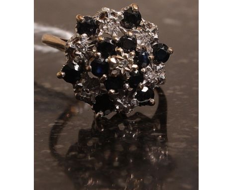 A 9k gold sapphire and diamond ring. Weight 3,3g.