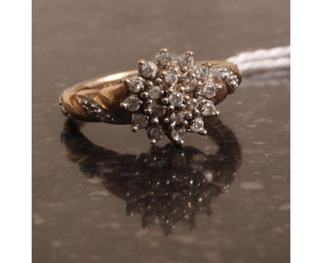 A 9k gold diamond ring 25pts. Weight 2,6g