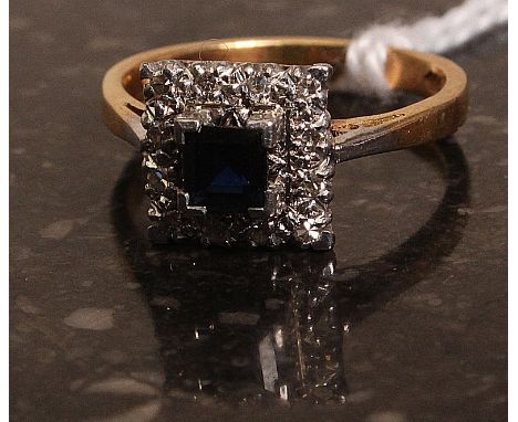 An 18k gold sapphire and diamond ring. Weight 3,5g.