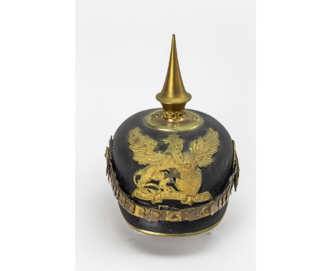   Baden  Baden   Pickelhaube eines Reserveoffiziers des 5. Bad. Inft.Reg. Nr.  113. Geschwärzte Lederglocke mit vergoldeten B