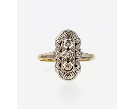   Art-Déco-Ring  Art-Déco-Ring   WG, 585 (nicht punziert, geprüft). Länglich ovaler Kopf mit  Durchbrüchen, L. 1,9 cm, in der