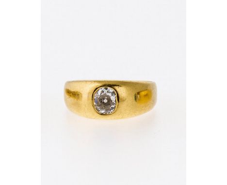   Ring mit Diamantsolitär  Ring mit Diamantsolitär   GG, 750. Glatter Bandring besetzt mit einem ovalen  Altschliffdiamanten 