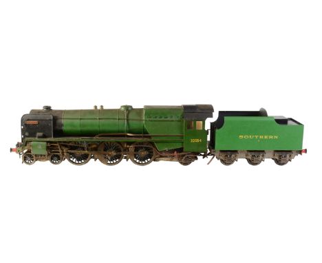 A well-engineered model of a 3 ½ inch gauge 4-6-2 tender locomotive No 32054 ‘Berwick’, built by the late Mr Norman Cowtan of