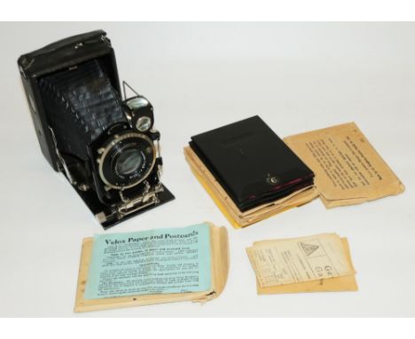 Ensign Cameo folding camera with Deckle Compur Tessar 1:4.5 F=13.5cm lens, complete with accessories including plate holders,