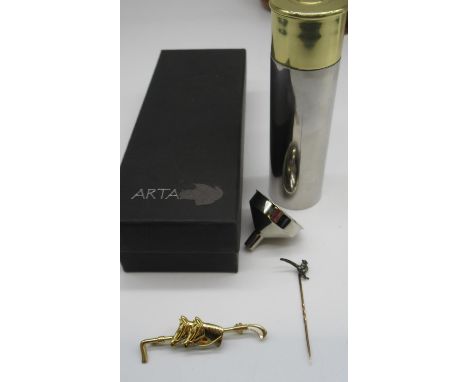 Polished metal hip flask in the form of a shotgun cartridge, with funnel inn original box H13cm, a Hunting interest bar brooc