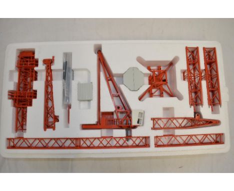 Boxed 1/87 scale diecast MAN Wolffkran tower crane with luffing jib model by Conrad (model no 2017/0) with assembly instructi