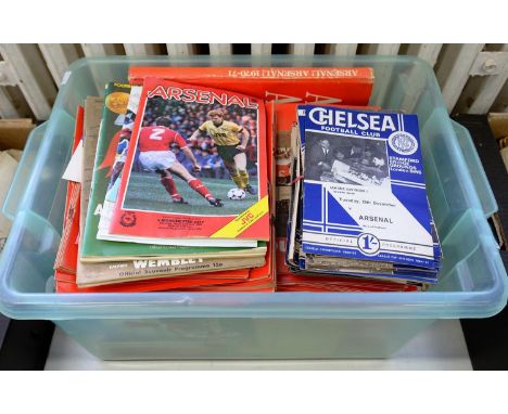 SOCCER. AN EXTENSIVE COLLECTION OF FOOTBALL PROGRAMMES, MAINLY ARSENAL AND CHELSEA FC, 1950'S-80'S 