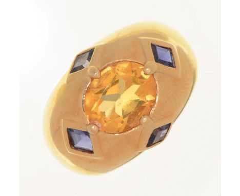 A CITRINE AND AMETHYST RING IN 18CT GOLD, 15G, SIZE R 