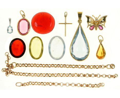 A RUBY BUTTERFLY PENDANT IN GOLD, MISCELLANEOUS GOLD JEWELLERY, 2.5G, OTHER GEM PENDANTS AND&nbsp;INTAGLIOS ETC 