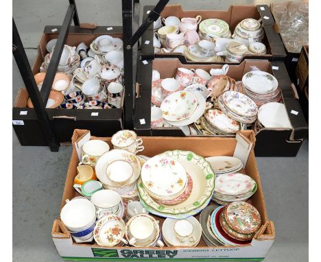 MISCELLANEOUS CERAMICS, INCLUDING ROYAL WORCESTER, ROYAL DOULTON AND OTHER STAFFORDSHIRE TEA WARE, ETC 