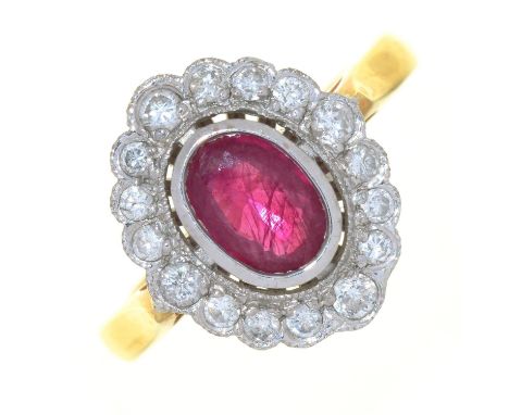 A RUBY AND DIAMOND RING IN 18CT GOLD, 5G, SIZE L 