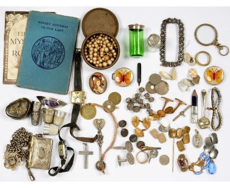 MISCELLANEOUS SILVER AND OTHER ARTICLES, INCLUDING CUFFLINKS, WRISTWATCH, VESTA CASES, ETC 