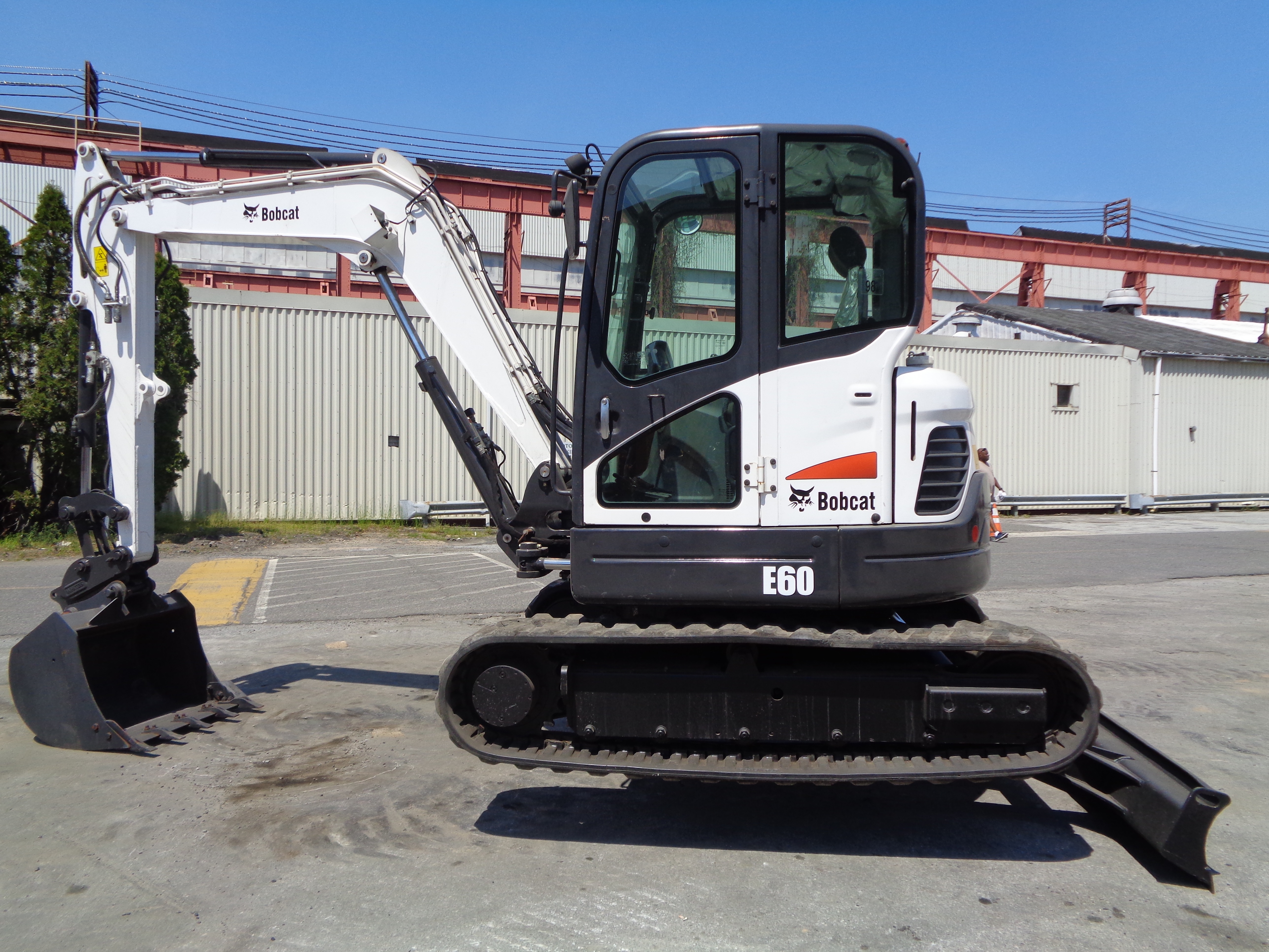 Make: Bobcat Model: E60 Year: 2012 SN: AET811408 Hours: 3866 Enclosed Cab