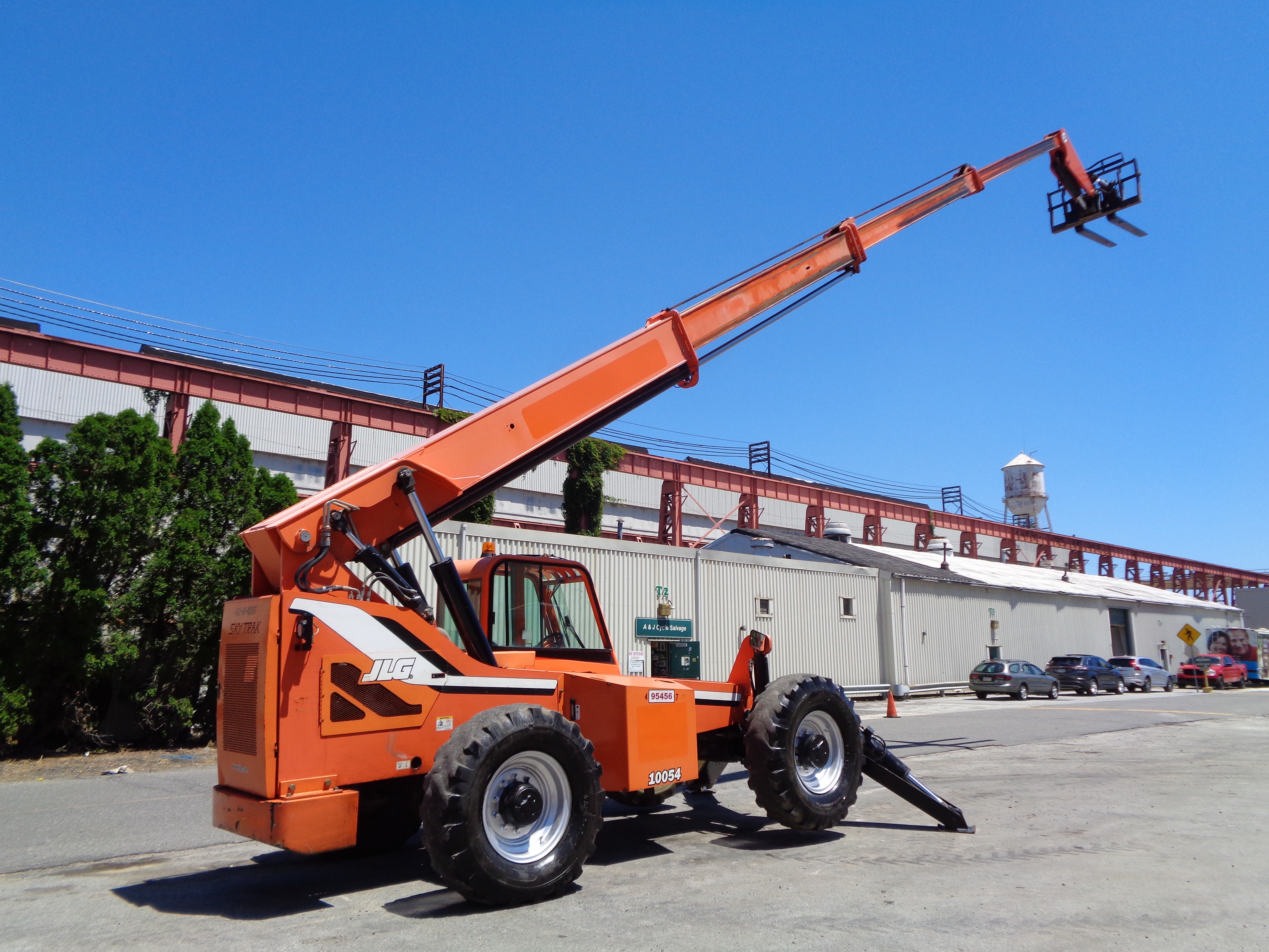 Make: JLG Skytrak Model: 10054 Year: 2011 SN: 0160042026 Hours: 2718 10 ...