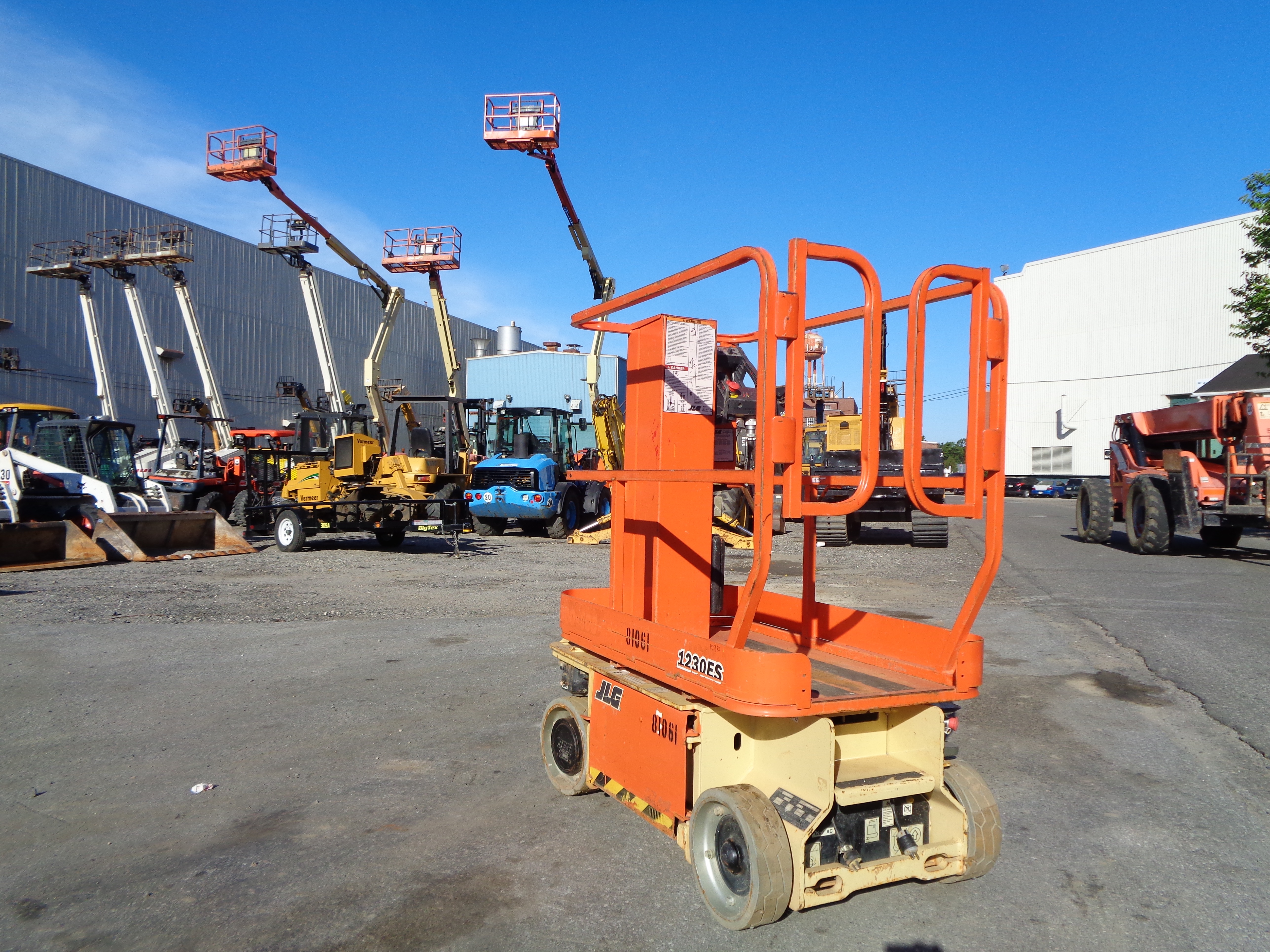 Make: JLG Model: 1230ES Year: 2007 SN: A20007309 Hours: 266 Lift Height ...