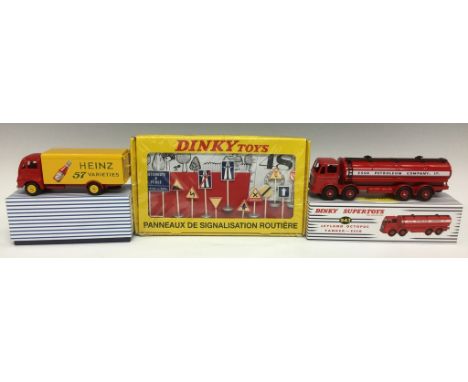 Dinky Toys - a Panneaux De Signalisation Routiere set, ref 593, sealed and boxed; an Atlas Editions Reissues Dinky Toys - 943