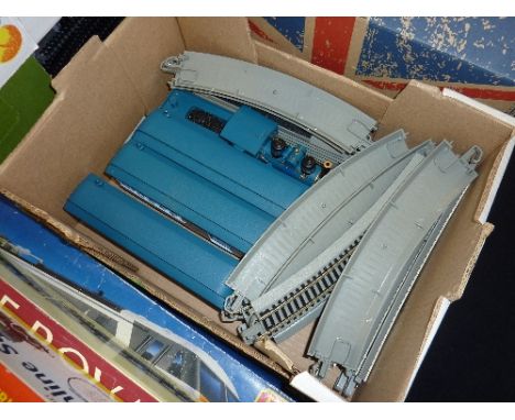 AN UNBOXED BACHMANN HO GAUGE HAWTHORNE VILLAGE MAGIC OF DISNEY EXPRESS TRAIN SET, comprising locomotive and tender, three coa