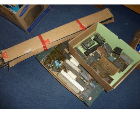 A QUANTITY OF UNBOXED AND ASSORTED OO GAUGE MODEL RAILWAY ITEMS, to include repainted Tri-ang Railway 2-6-2T locomotive (R.59