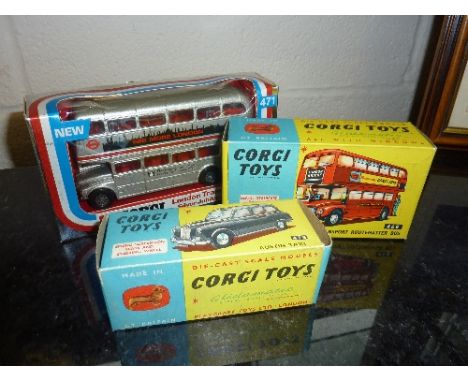 A BOXED CORGI TOYS AEC ROUTEMASTER BUS, No.468, 1st casting, Corgi Toys advertising, with a boxed Silver Jubilee AEC Routemas