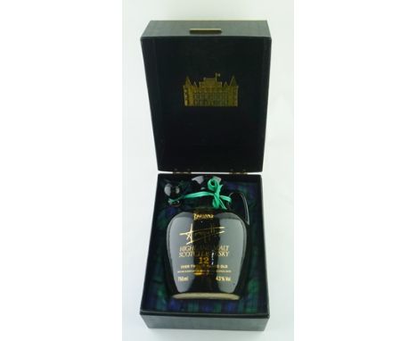 ARGYLL Highland Malt Scotch Whisky, 12 years old, 43% vol., 1 x 75cl ceramic flask in presentation box 