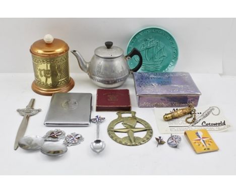 A COLLECTION OF 'FESTIVAL OF BRITAIN', 1951 COMMEMORATIVE ITEMS, to include horse brass, aluminium teapot, brass tea caddy, c