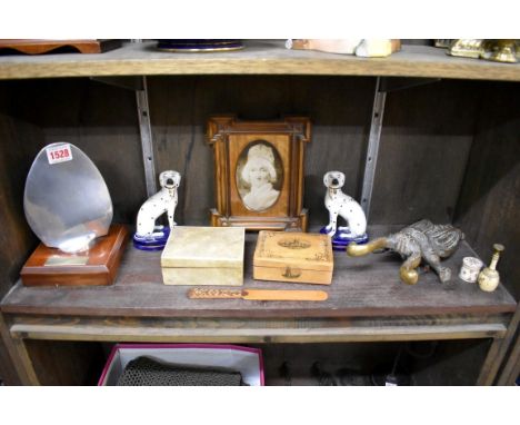 A mixed lot, to include a small shagreen box, 11.5cm wide; a Mauchlin ware playing card box and cover; and others. 