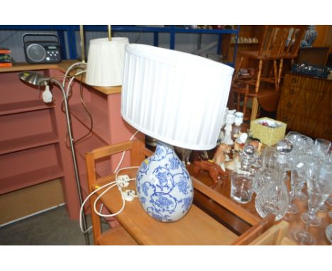 A blue and white pottery table lamp