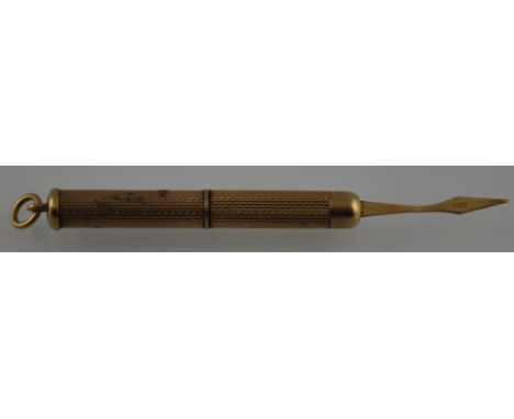 A 9ct yellow gold telescopic toothpick with engine turned, twist operated body, L5cm 5.8gr