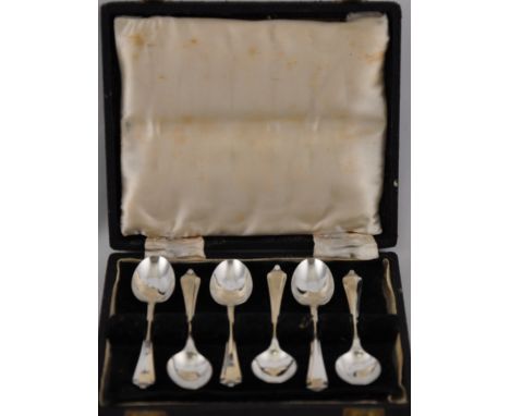 Set of six silver tea spoons, hallmarked Sheffield 1964 by Francis Howard