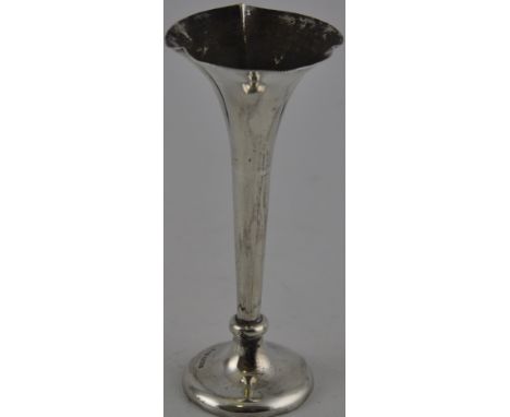 A silver bud vase, hallmarked Sheffield 1905 by James Deakin