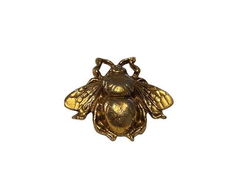 A vintage yellow metal Bumble Bee broochQty: 1