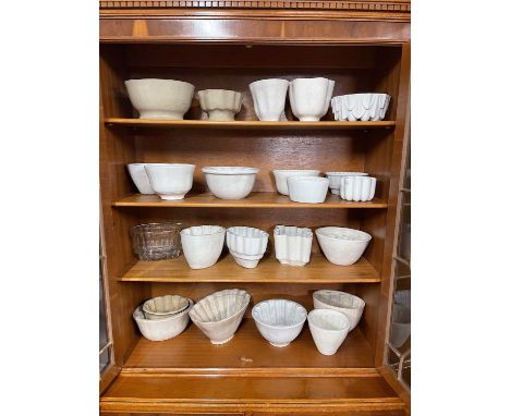 Twenty Three vintage jelly moulds including ShelleyQty: 23