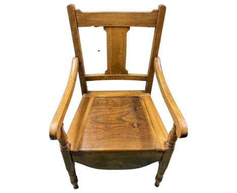 Stained Oak Commode Chair. No slop bucket.Condition report: Good