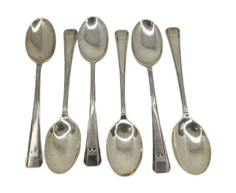 Set of 6 Art Deco Silver Spoons. 186 g. Sheffield 1937, Roberts and Belk. With Crown motif to terminalLength 14.5 cmsConditio