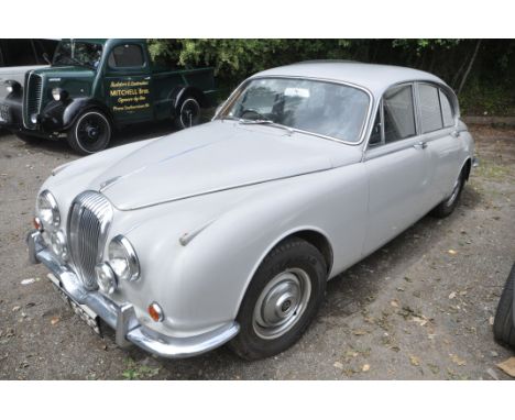 A 1968 DAIMLER V8 250 FOUR DOOR SALOON - MKV 606G - This vehicle was first registered in November 1968. A VDI check shows 2 p