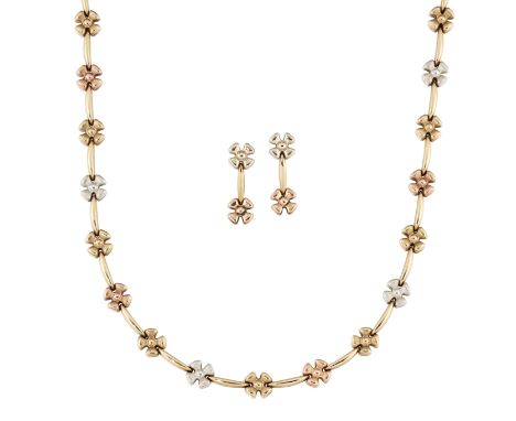 A 9CT TRI-COLOURED GOLD FANCY LINK NECKLACE AND MATCHING EARRINGS, comprised of tri-coloured gold four petal flowers, each se