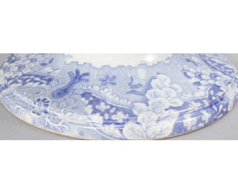 A SPODE BLUE AND WHITE ITALIAN LANDSCAPE TWO HANDLED CIRCULAR PEDESTAL BOWL. Spode in blue.  7.5ins diameter.