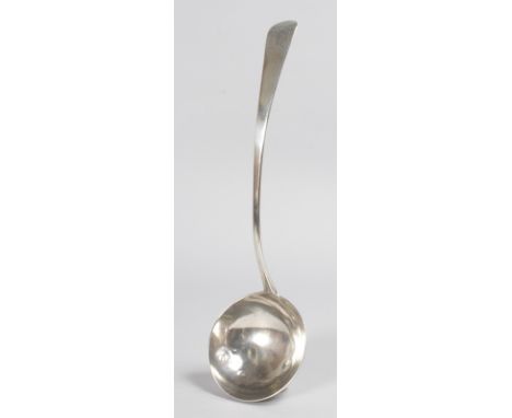 A GEORGE III SOUP LADLE with crest splendeat usu perspice et perfice. London 1792.  Maker: George Smith & Wm. Fearn.