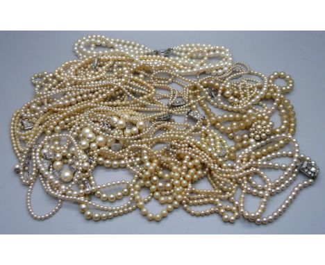 Faux pearl necklaces 