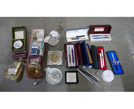 A box of compacts, lipstick holder, perfume, trinket pots, lighters and pens including Sheaffer and Conway Stewart **PLEASE N