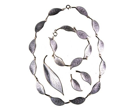 DAVID ANDERSEN - A NORWEGIAN SILVER AND ENAMEL JEWELLERY SUITE  comprising A NECKLACE, BRACELET, BROOCH AND A PAIR OF CLIP EA