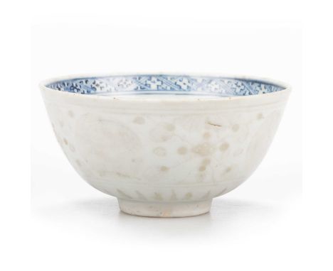 A RARE KINRANDE BOWL WITH WAN FU YOU TONG MARK, MING (1540-1590)  round-sided bowl with a small foot ring, the ‘kinrande’ dec